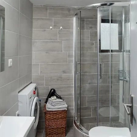 Eris House Appartement *